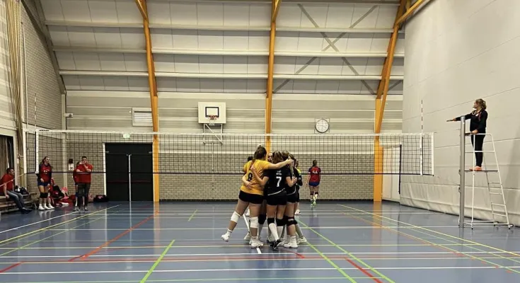 dames 1 verovert koppositie